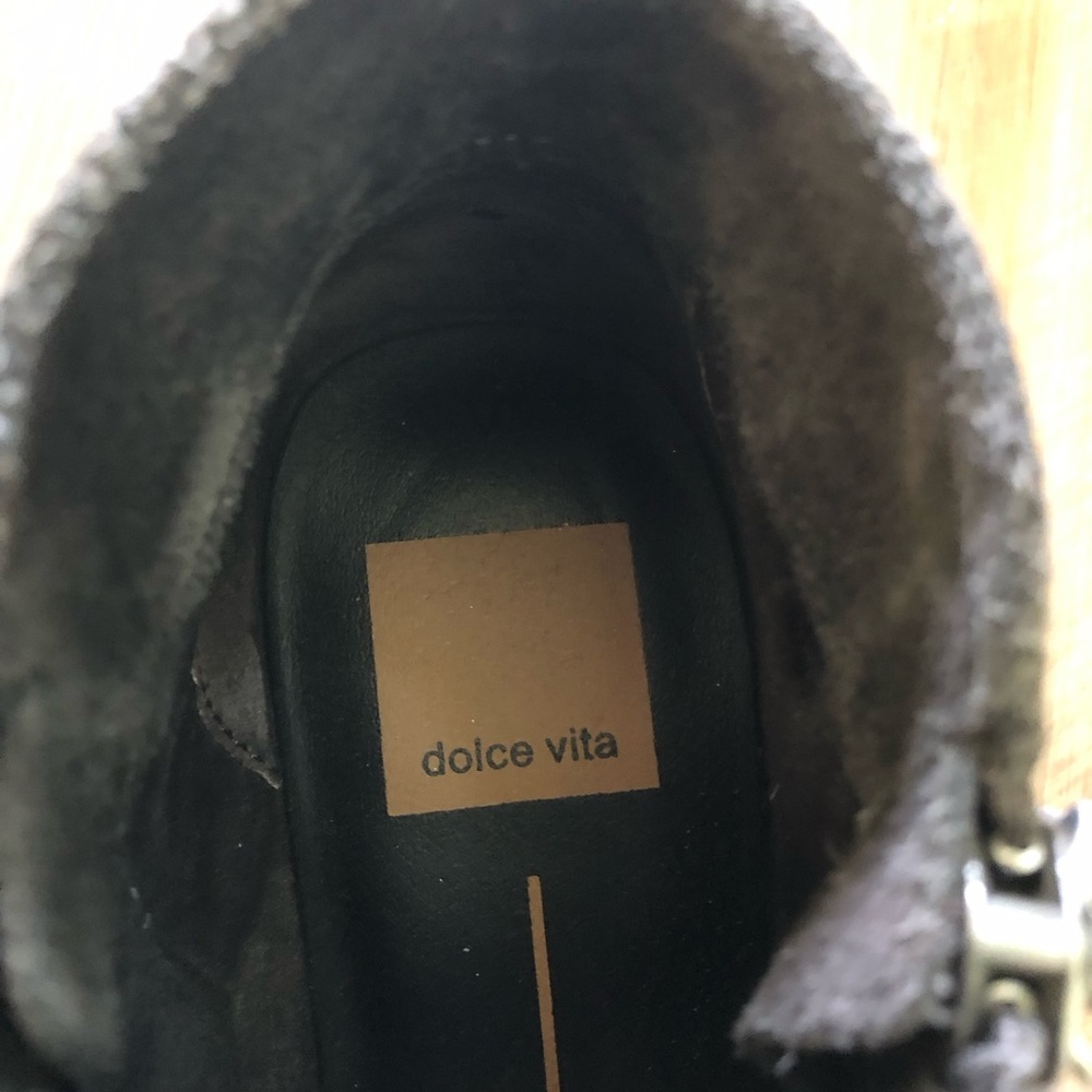 EUC Dolce Vita Sutton Ankle Bootie W/Dual Side Zipper Anthracite Suede  SZ 6.5M - Picture 5 of 5
